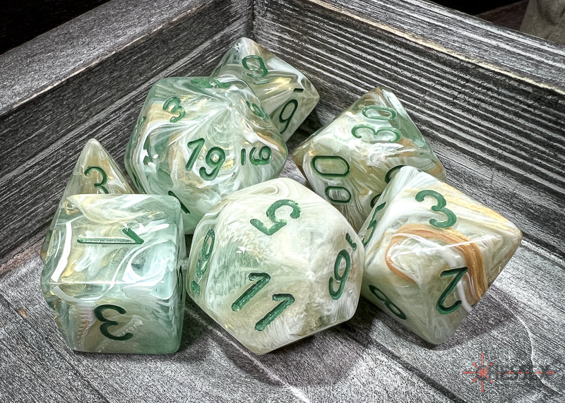 CHX27409 - Chessex: Marble Green/dark green Polyhedral 7-Dice Set