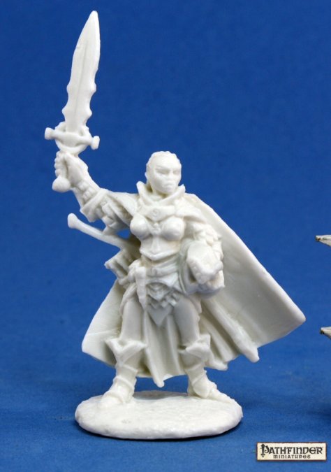 RPR89011 - Reaper Miniatures: Seelah Iconic Paladin