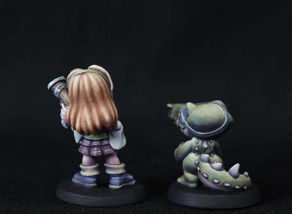 RPR30050 - Reaper Miniatures: Jewels Crossbones | Halfling Ranger