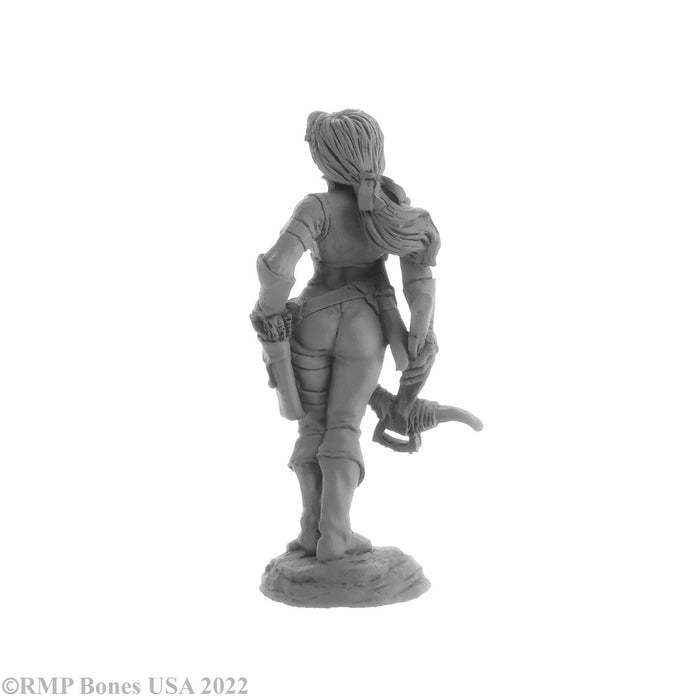 RPR30053 - Reaper Miniatures: Tara Silent | Half-Elf Rogue