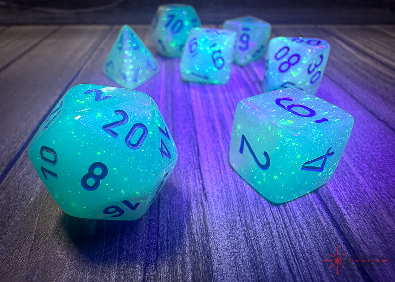 CHX26465 - Chessex: Gemini Pearl Turquoise-White/blue Luminary Polyhedral 7-Dice Set