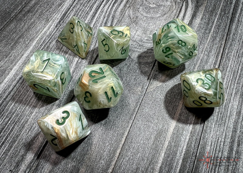 CHX27409 - Chessex: Marble Green/dark green Polyhedral 7-Dice Set