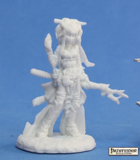 RPR89008 - Reaper Miniatures: Feiya Iconic Witch