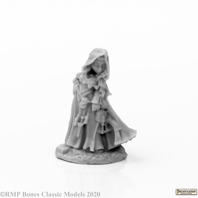 RPR89044 - Reaper Miniatures: Enora Iconic Arcanist