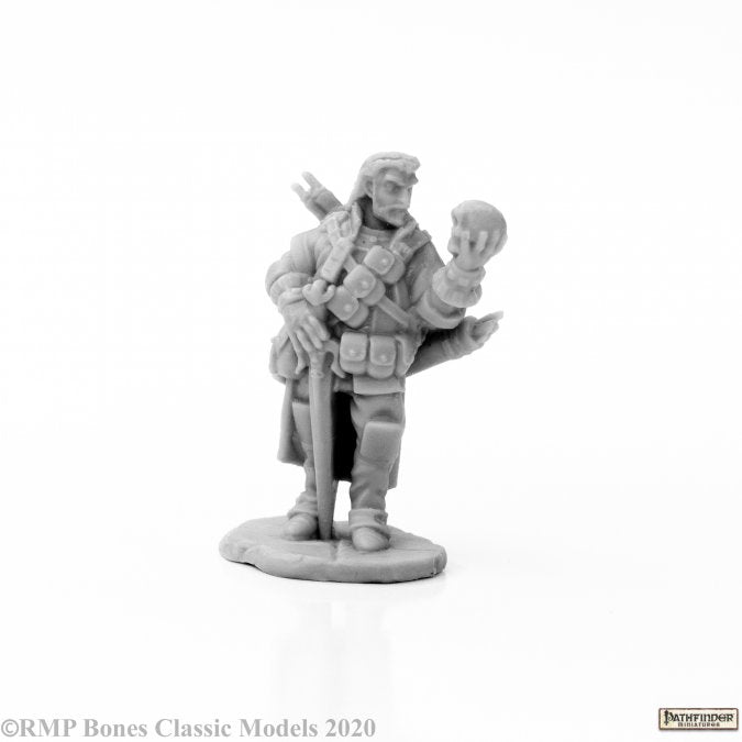 RPR89051 - Reaper Miniatures: Mavaro Iconic Occultist