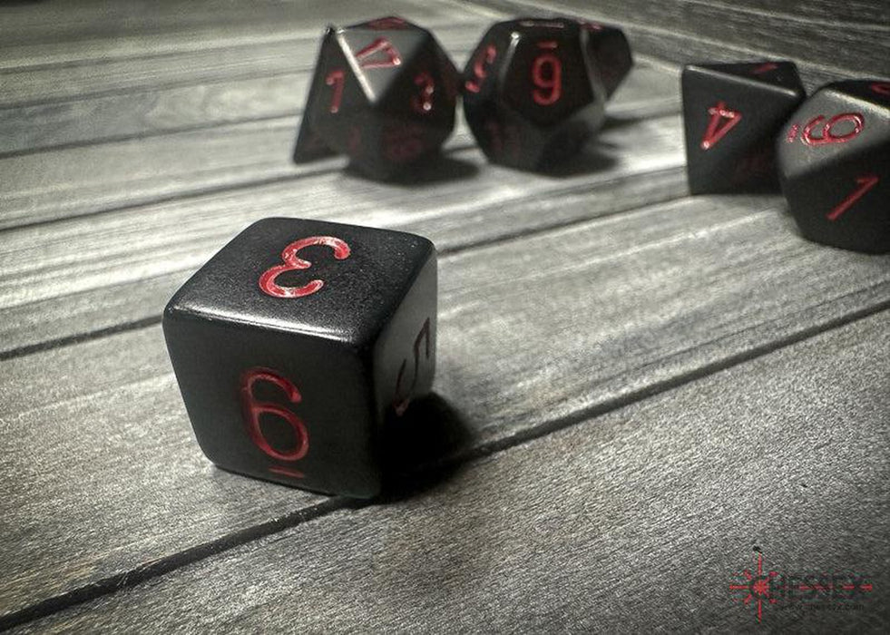 CHX25418 - Chessex: Opaque Black/red Polyhedral 7-Dice Set