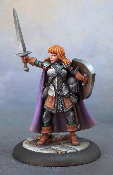 RPR07012 - Reaper Miniatures: Caerindra Thistlemoor | Human Paladin